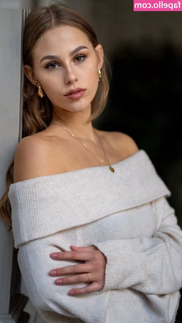 Laila Lange [ laila-lange ] - Random selfie dump  Enjoy