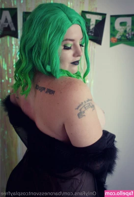 baronessvontcosplayfree - Loving having my huge tits played with