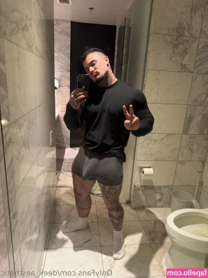 deek_aesthetic [ deek-aesthetic ] - As promised… watch him serve me the way you wish you could