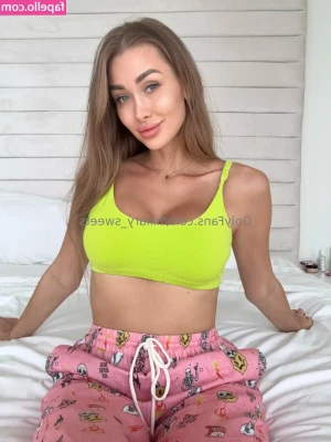 hillary_sweets [ hillary-sweets-8 ] - Wellll. So I'm getting rid of my old underwear seeing as I only wear