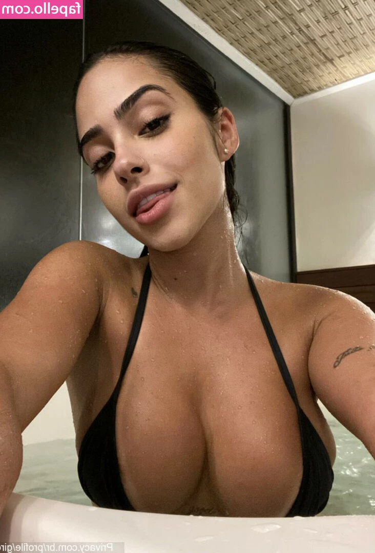 Giovanna Roque [ giovanna-roque-1 ] - Ready and waiting for you