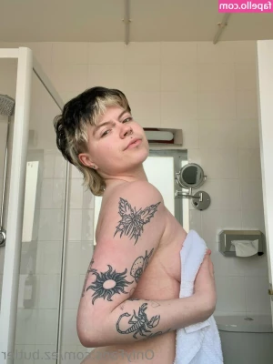 ez.butler [ ez-butler ] - My dears, how do you like my delicate lingerie? I want to show you so