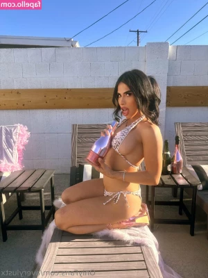 averylustx - Do I look pretty sucking cock