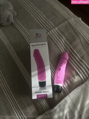 oliviajohansson - You will always just be a sexless wallet for My pixels