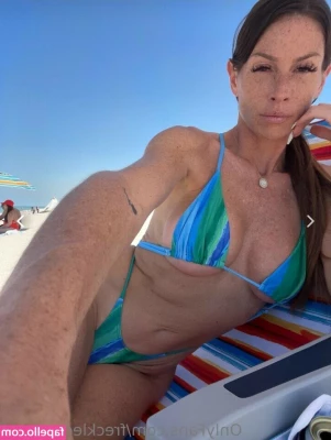 freckledmommi - Posting ass and my art now  cheers