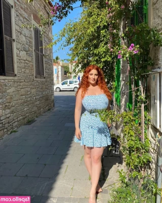 Zehra Aslan [ zehra-aslan ] - Front or back?