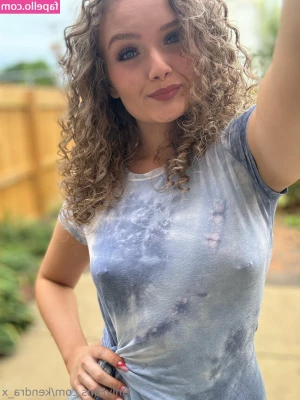 kendra_x [ kendra-x ] - Today I'm going to change my nail color again, I'm tired of pink. Any