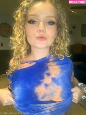 kendra_x [ kendra-x ] - When he gets a little too rough   maybe we can get a good hand print
