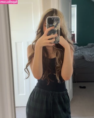 Toxic Tenshi [ toxic-tenshi ] - [10:08] "Eating Away Her Insecurities" I, your girlfriend, struggle