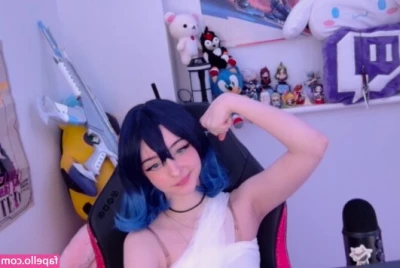 Toxic Tenshi [ toxic-tenshi ] - Hello everyone   It s Friday be sure to catch our last show of the
