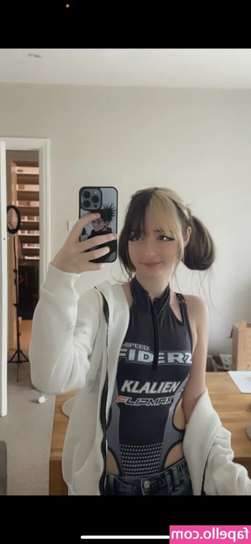 Toxic Tenshi [ toxic-tenshi ] - Received my gift from Satisfyer partner At Xbiz awards🤤 they Look