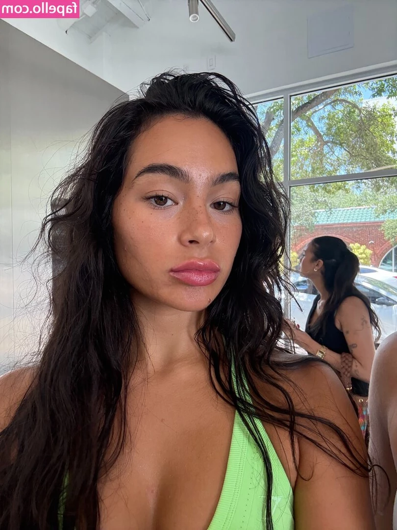 Elenachristine_s [ elenachristine-s ] - Who s gonna spoil me then