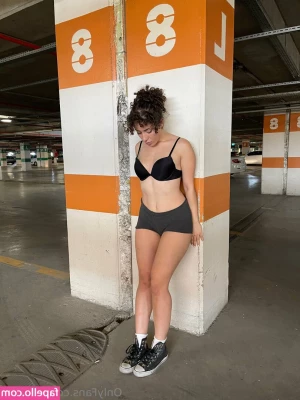 ijoxxxie - Vieni a liberarmi dal reggiseno