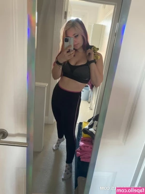 Dogbiscuits2.0 [ dogbiscuits2-0 ] - 7 Dick rating plus a nude all weekend long  Message me for details