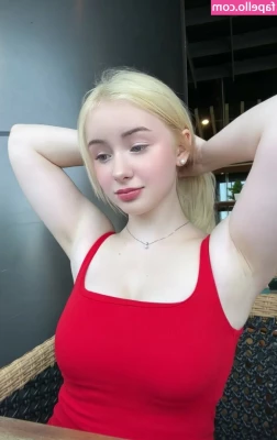 Dasha Gartman [ dasha-gartman ] - Showing a little ass is always fun