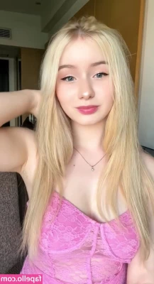 Dasha Gartman [ dasha-gartman ] - Happy Titty Tuesday  I love bouncing my tits    Do you like normal