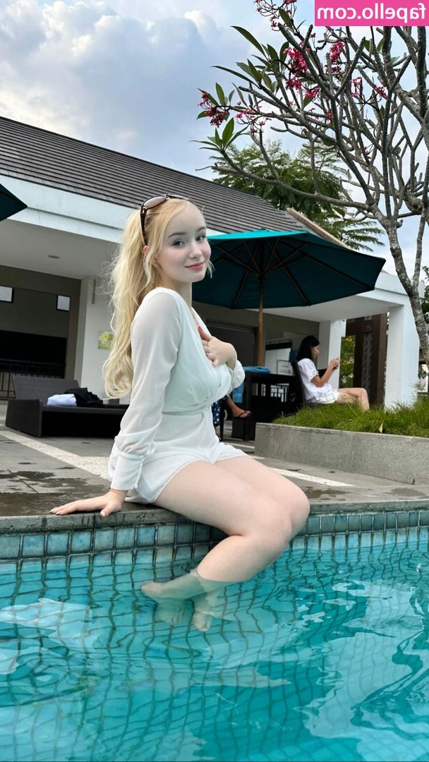 Dasha Gartman [ dasha-gartman ] - I m unsure why I didn t upload this one