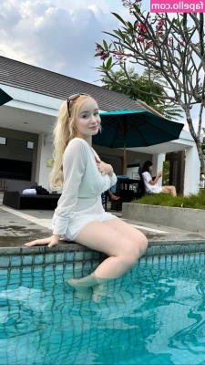 Dasha Gartman [ dasha-gartman ] - I m unsure why I didn t upload this one