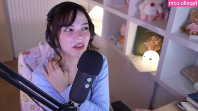 Maimy Nyan [ maimy-nyan-25 ] - My roommates saw these socks and were so excited to show me and