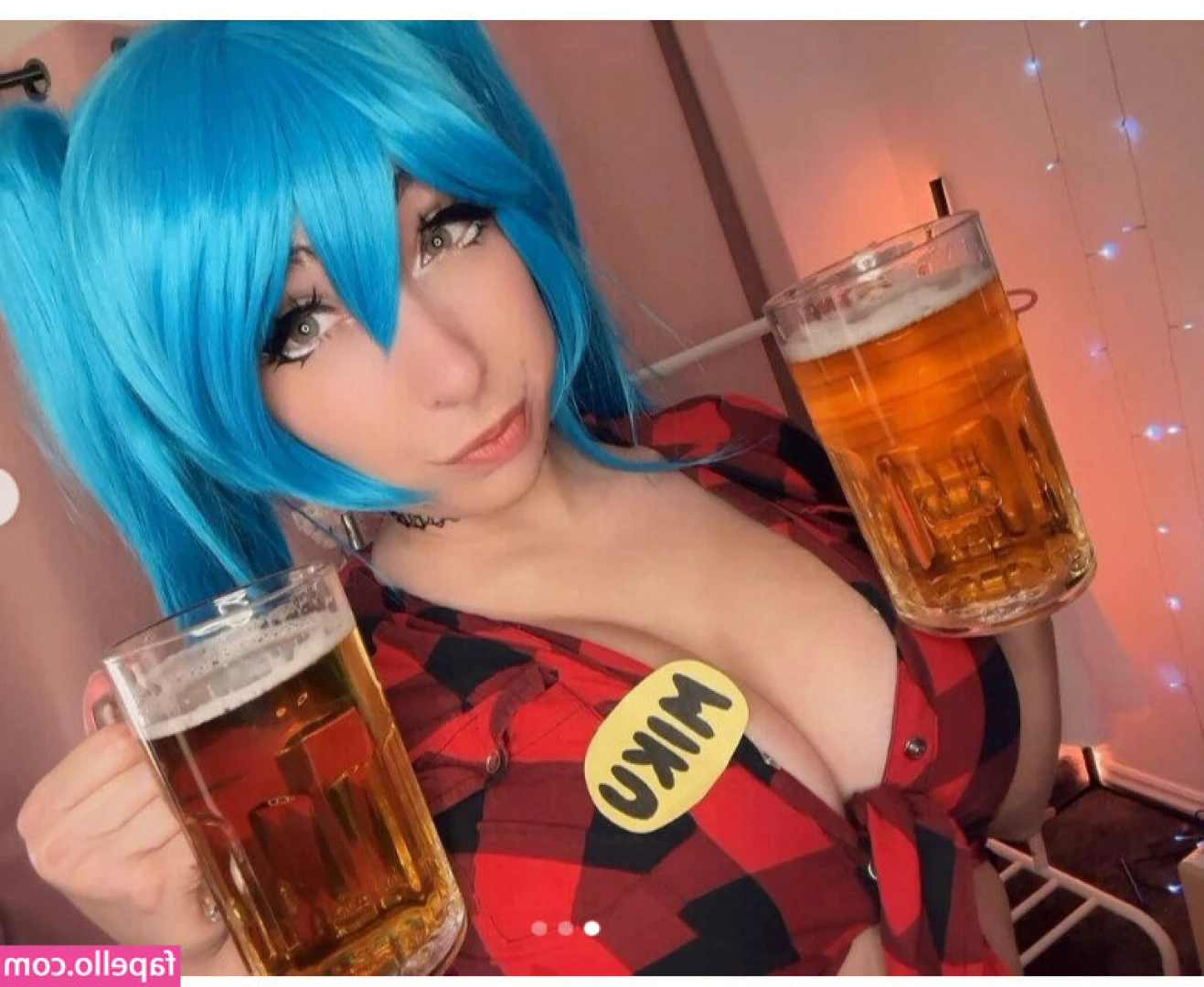 HowToMia - Going live soon gothurbate.com/fatalgoth!