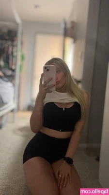 Kayley Duncan [ kayley-duncan ] - Can I get changed right here