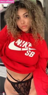  [ marcelaguzman ] - First post of many more to come   Somebody show my feet some love