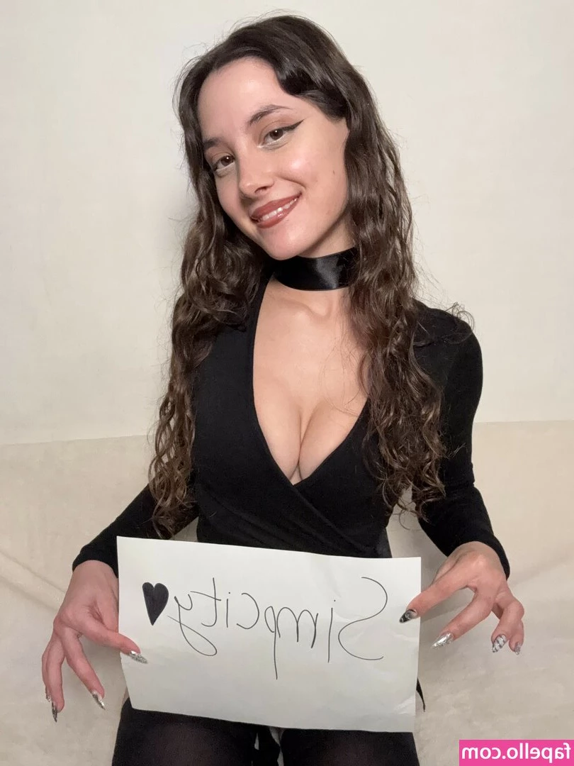 AilyLane - What language do you prefer  En qué idioma prefieres que te hable