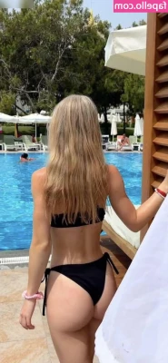 Thesi Sophie [ thesi-sophie ] - Summer cock  Please suck it and drink my cum