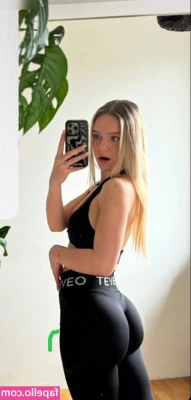 Thesi Sophie [ thesi-sophie ] - After workout   shower pic
