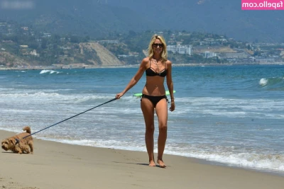 Lady Victoria Hervey [ lady-victoria-hervey ] - Let's work out!  Can you handle working out with me?? Keep up
