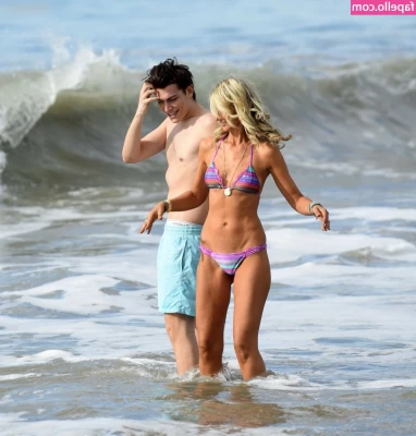 Lady Victoria Hervey [ lady-victoria-hervey ] - Who likes the new haircut
