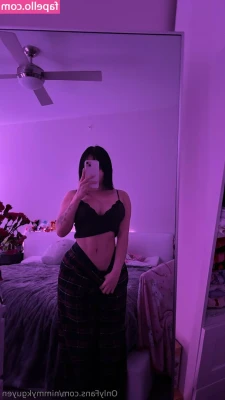 Nimkgyugen [ nimkgyugen-5 ] - Thought I’d give the guys in the gym something to talk about👅