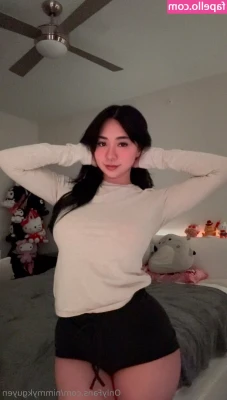 Nimkgyugen [ nimkgyugen-5 ] - Good morning 😘 what’s everyone up too today? ❤️‍🔥