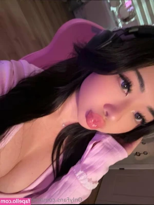 Nimkgyugen [ nimkgyugen-5 ] - My legs were made to be worshipped 🖤💋