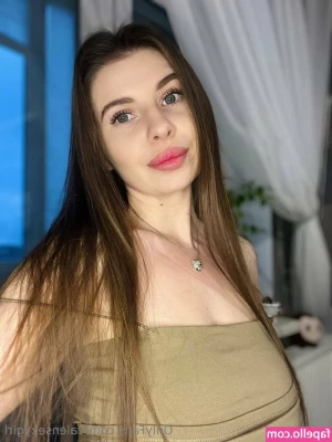 Valensexygirl - Kids are at school and I m clean  shaven and even curled my hair  