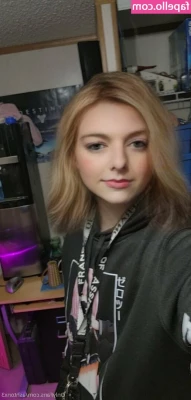 ashtonx3 - 🎂It's my birthday!🎂 I'm turning 21 this month! I'm so excited.