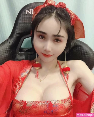 valentine8_official [ valentine8-official ] - Babes and Sunday football