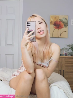 hinacchi_free [ hinacchi-free ] - if i leave you on read it's probably because i'm busy taking selfies