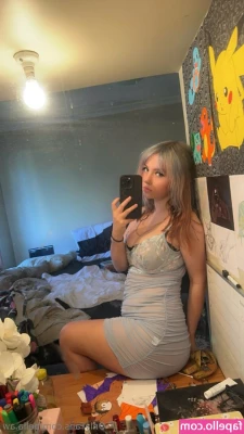 busty.bella.aw [ busty-bella-aw ] - Working up a sweat 💦💦