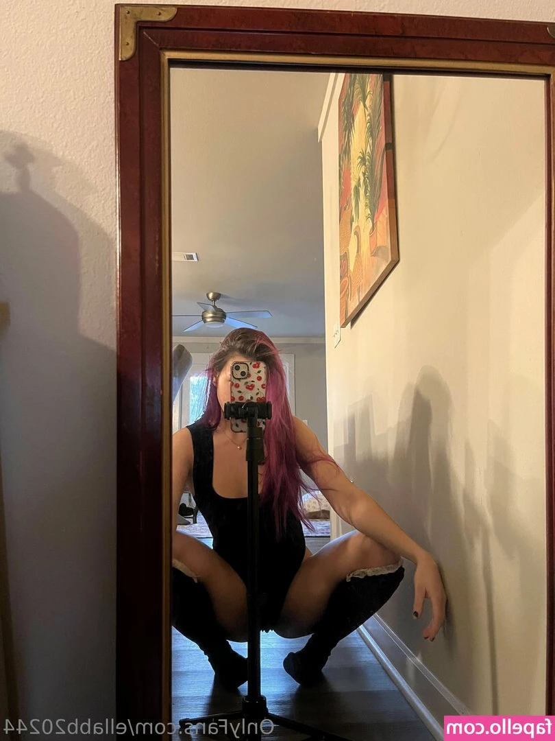 ellabb20244 - should I film some content in the living room while Connor is in the