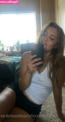 xoalexandrax - Good morning  Hot shower to pump start my day  Wish someone was here