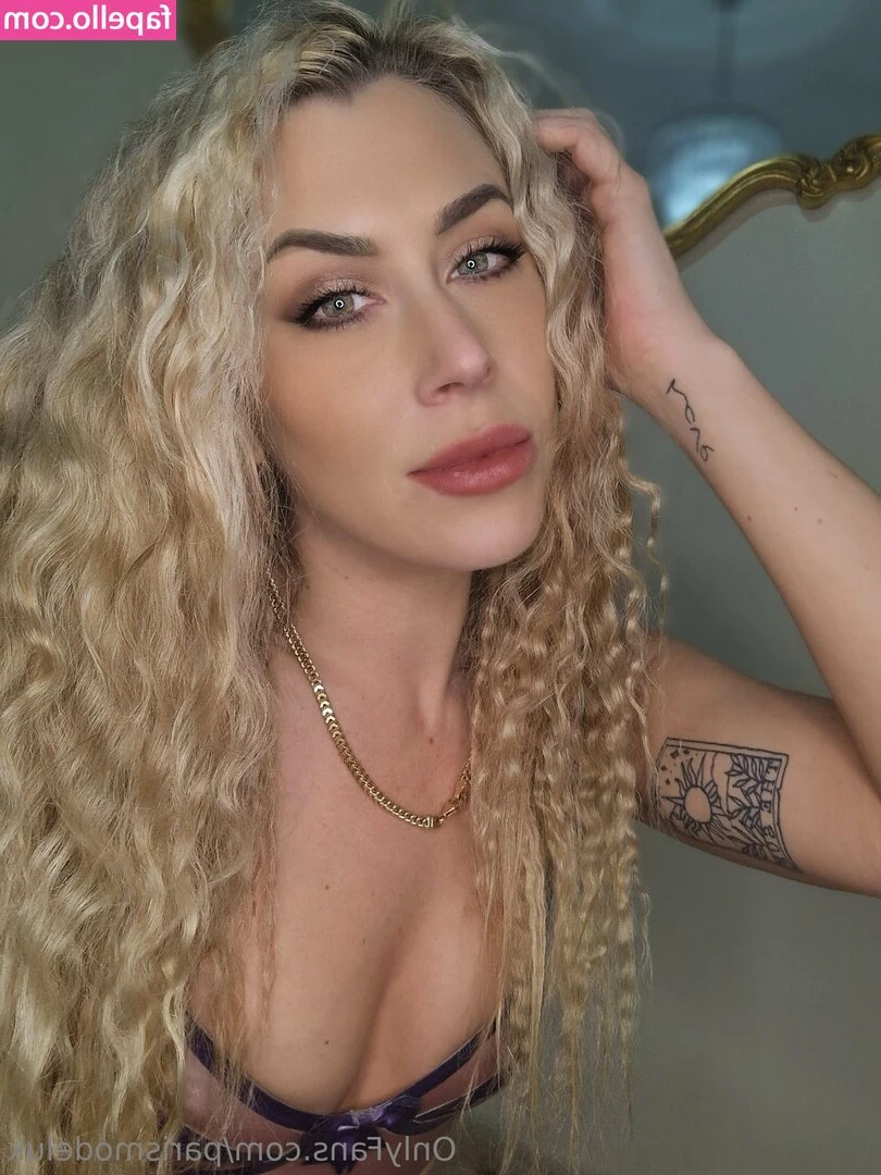 parismodeluk - Does your dream girl spit or swallow