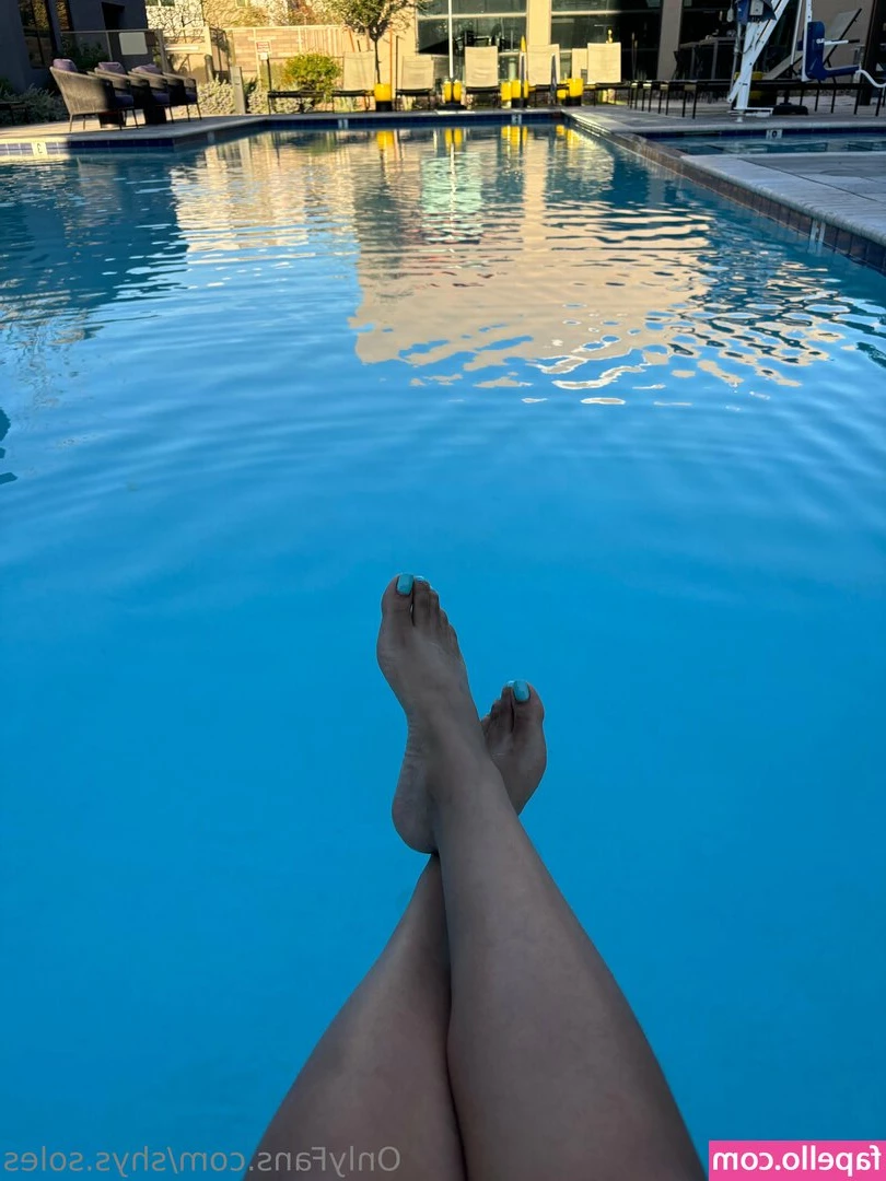 shys.soles [ shys-soles ] - who wants to get naughty with me? 😈💦💓