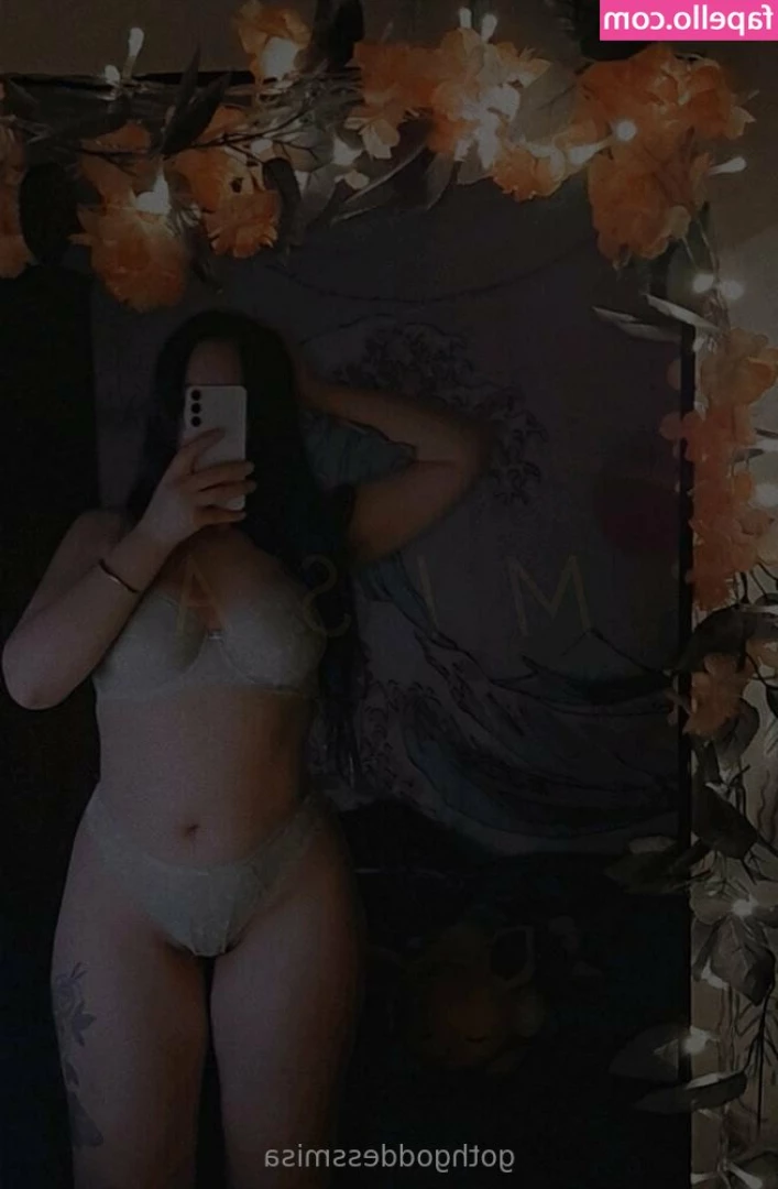 gothgoddessmisa - Lazying around tonight, trying to find something to new to watch. Any