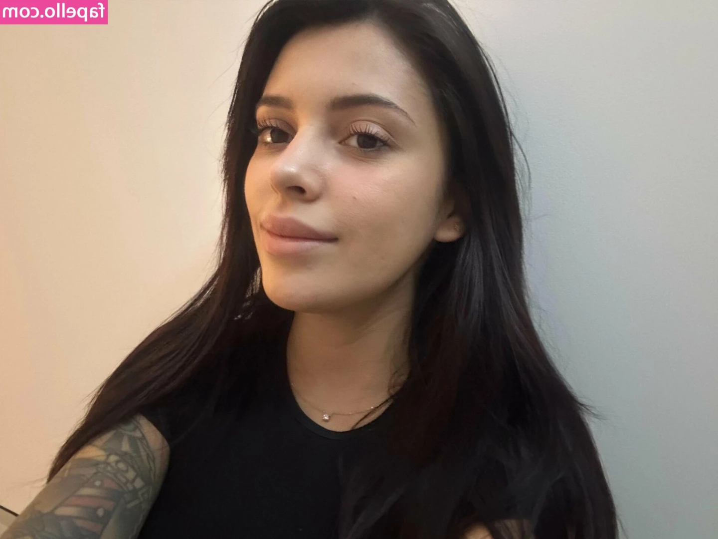 Sara Calixto [ sara-calixto-10 ] - Got any good jokes