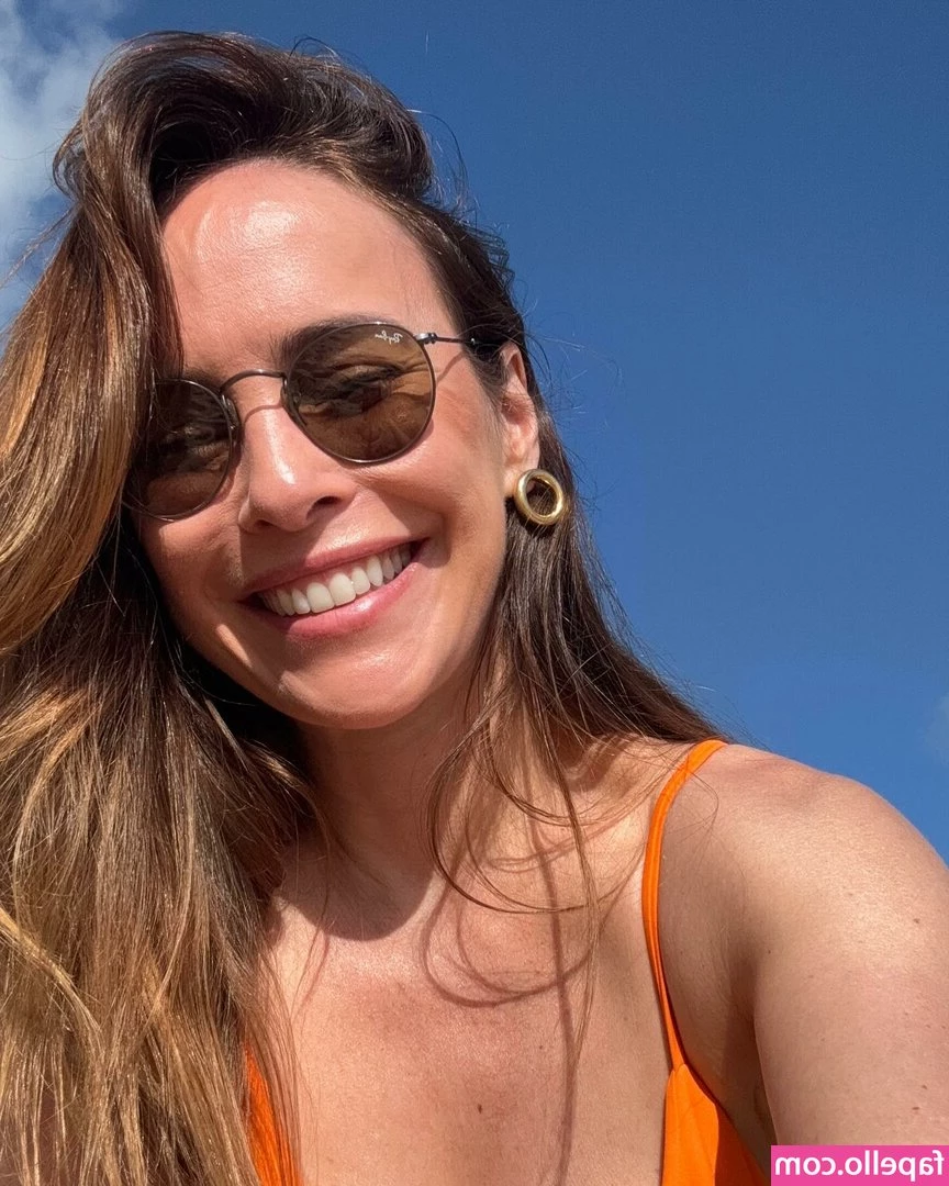 Fernanda Nobre [ fernanda-nobre ] - Delayed but not forgotten