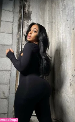 Jayda Wayda [ jayda-wayda ] - Happy Friday 😘 I'm ready for you🔥