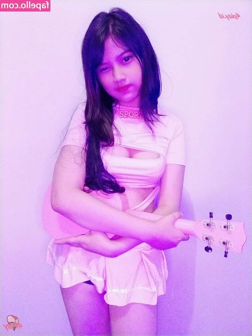 Acay Nabila [ acay-nabila ] - Quality shiny butt pics UwU