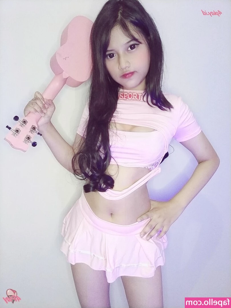 Acay Nabila [ acay-nabila ] - BBC as a cuddle buddy? Sure 😆😈