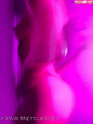  [ lovingthearoma ] - Make me feel good standing back up style